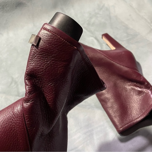 NWOT Stuart Weitzman boot - Picture 6 of 7